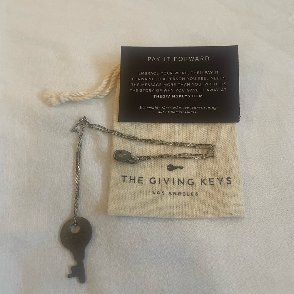 NWOT Key Necklace